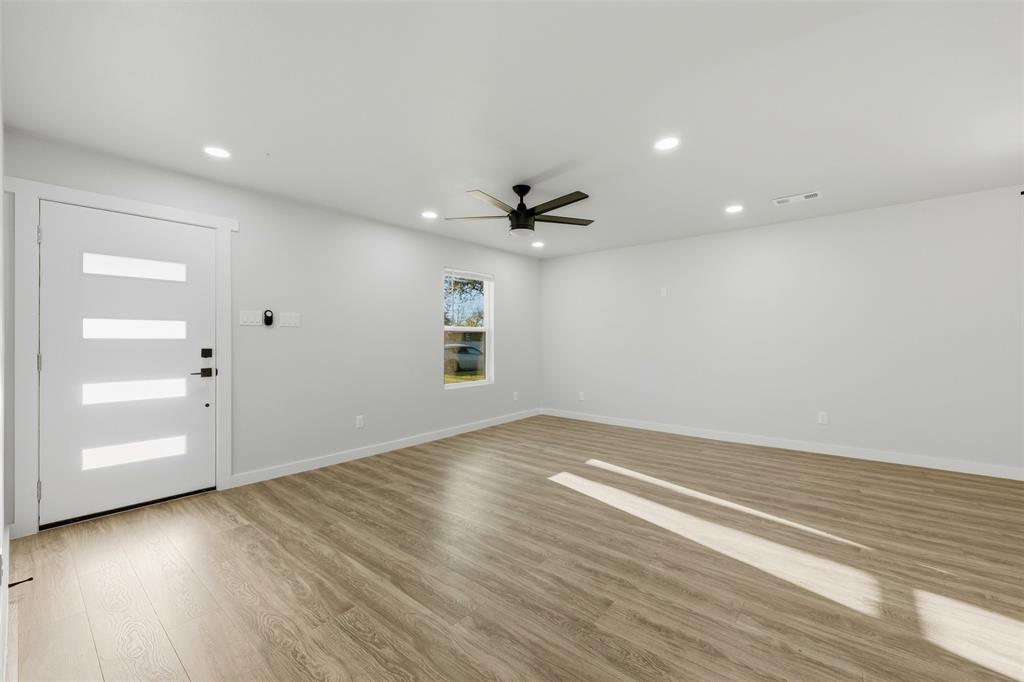 502 Madison Street Cleburne, TX 76033 - Photo 4 of 30 Living area.