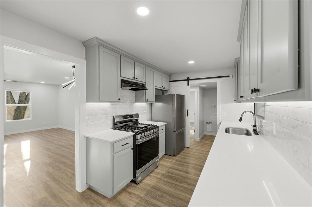 502 Madison Street Cleburne, TX 76033 - Photo 9 of 30