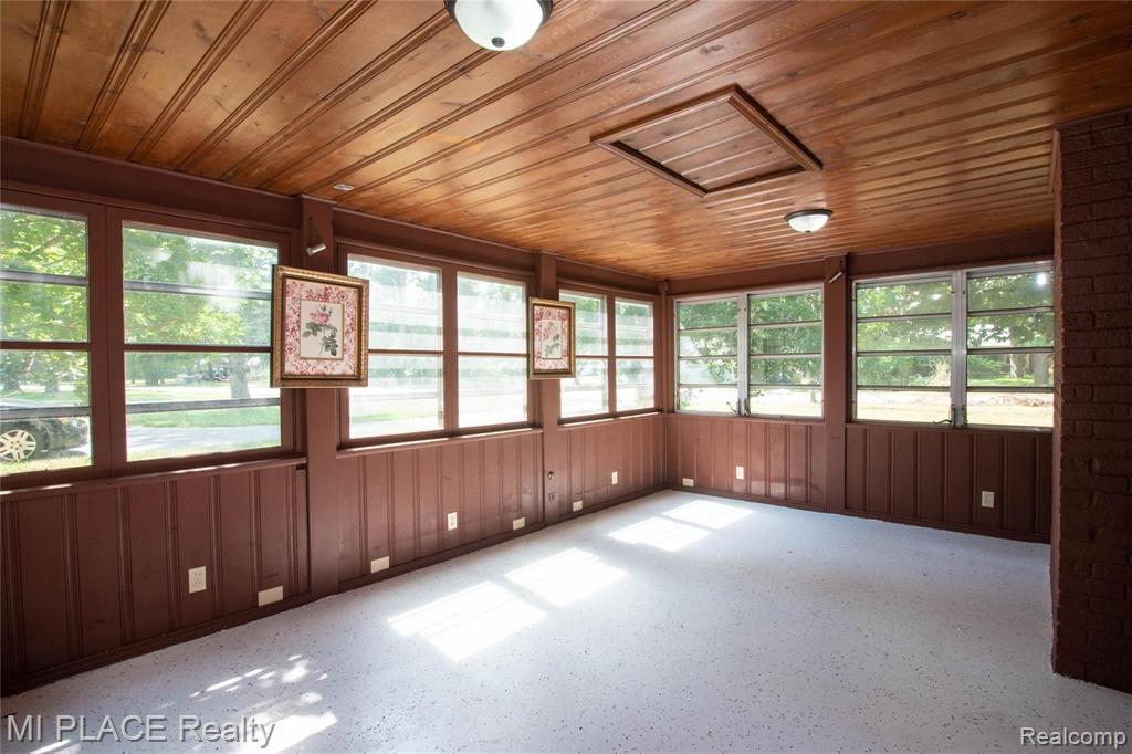 22330 Berg Road Southfield, MI 48033 - Photo 10 of 32