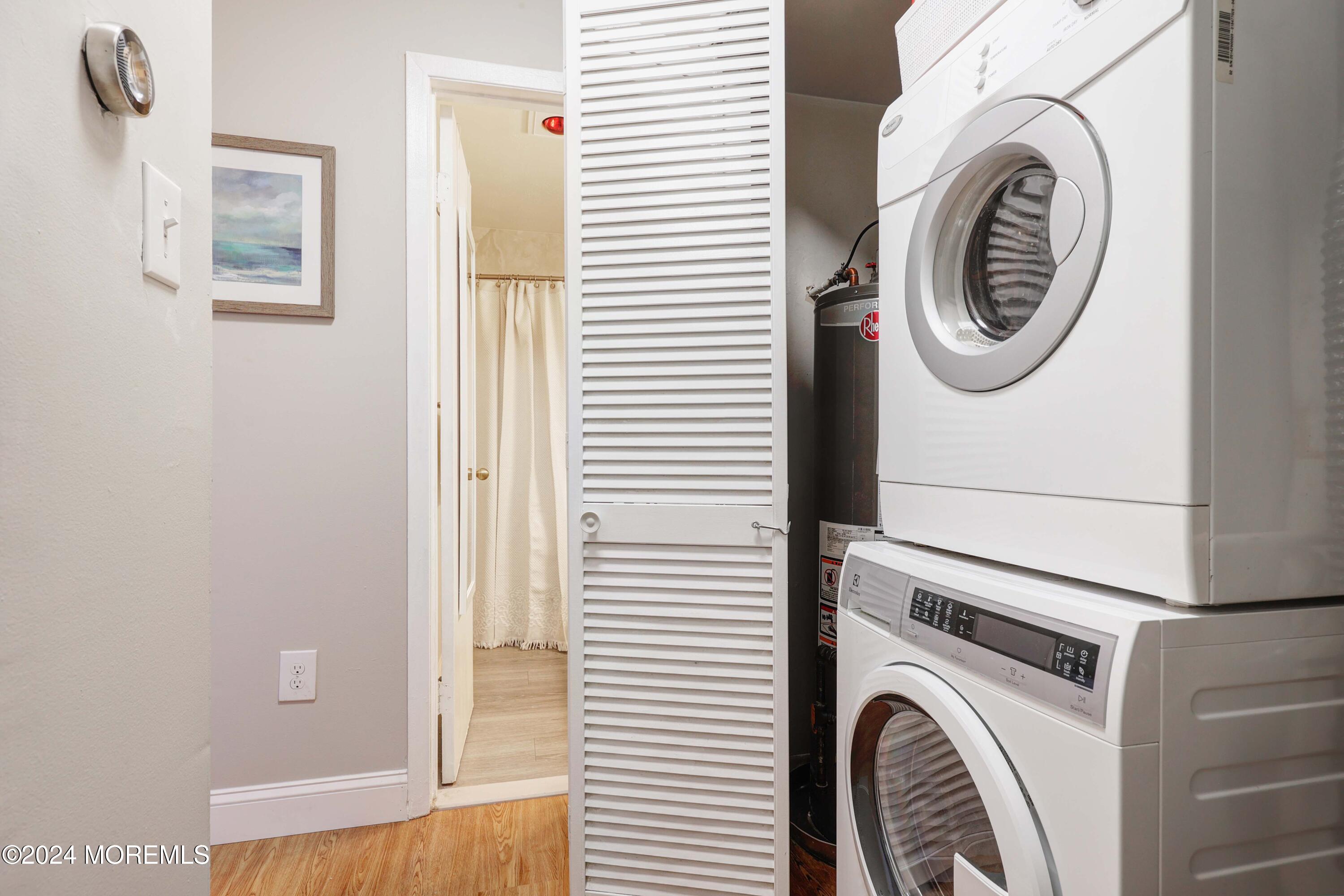 13 Woodpecker Road, Unit 1000 Howell, NJ 07731 - Photo 20 of 44 Modern appliances