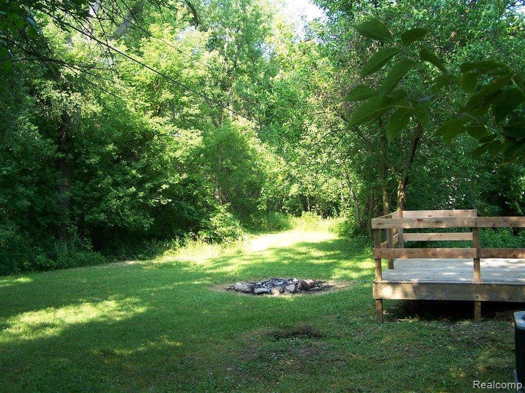 5200 Pelton Road Clarkston, MI 48346 - Photo 12 of 25 Private backyard.JPG