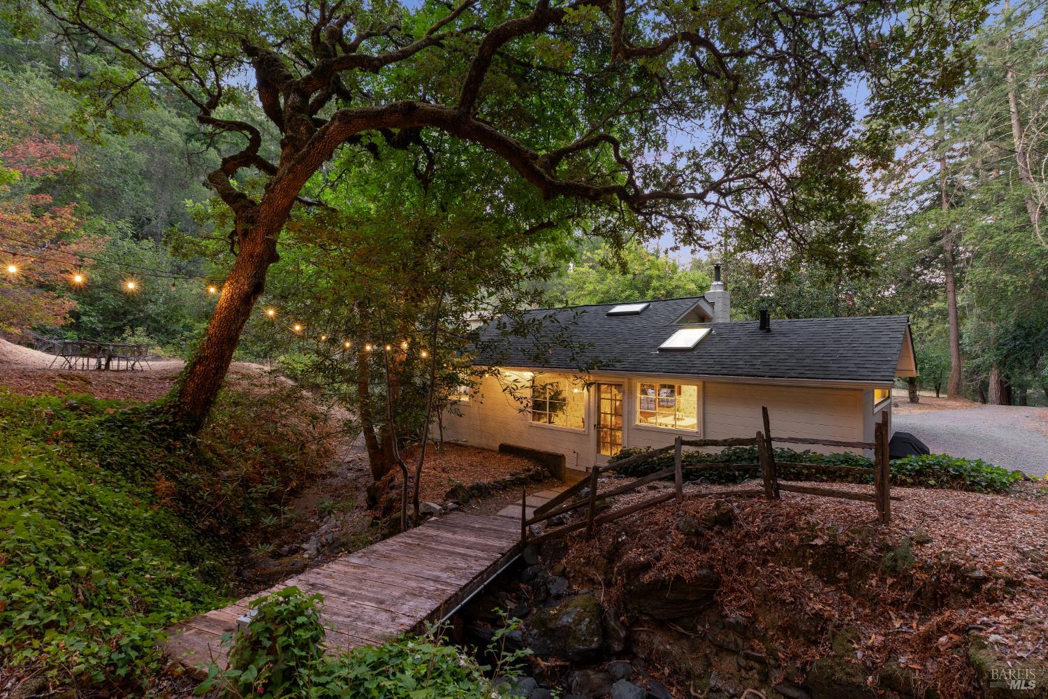 1311 West Dry Creek Road Healdsburg, CA 95448 - Photo 21 of 37 a view of a backyard