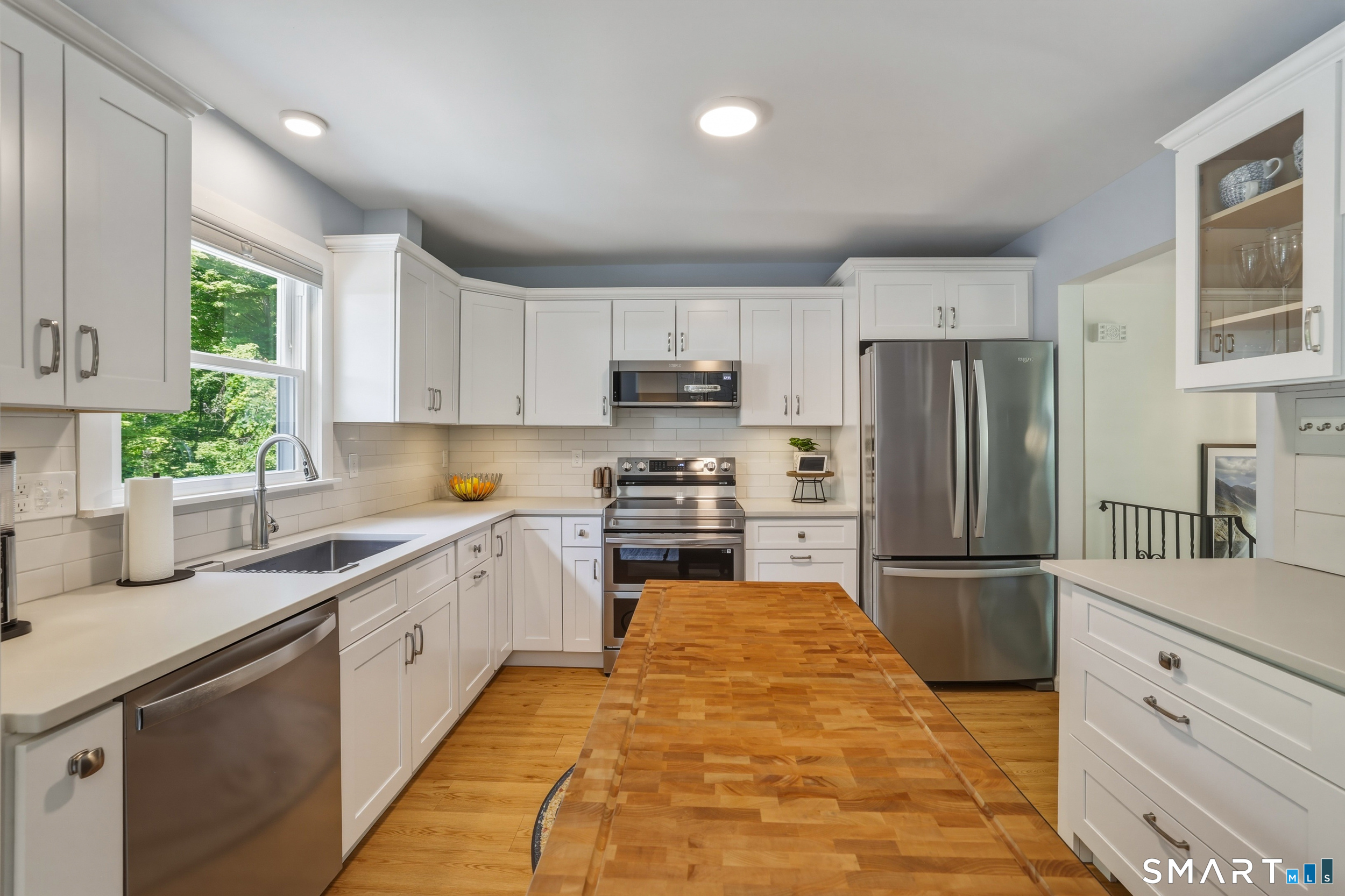 10 Albion Road New Fairfield, CT 06812 - Photo 9 of 38