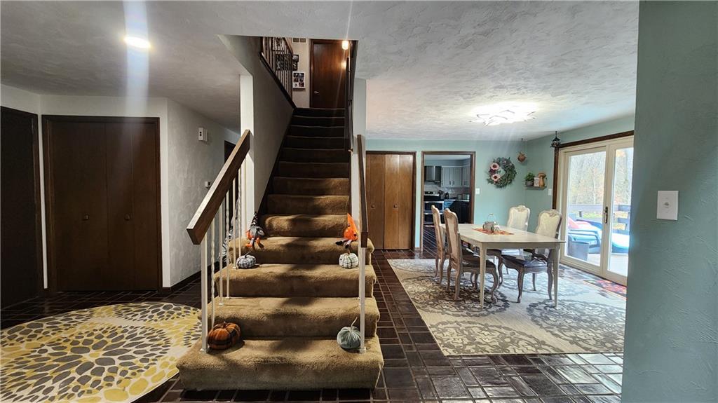 107 Spring Hollow Drive Apollo, PA 15613 - Photo 3 of 40 a view of entryway and hall