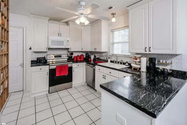 $264,000 | 258 West Pheasant Hill Drive, Duncan, SC 29334