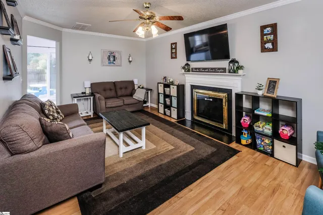 $264,000 | 258 West Pheasant Hill Drive, Duncan, SC 29334