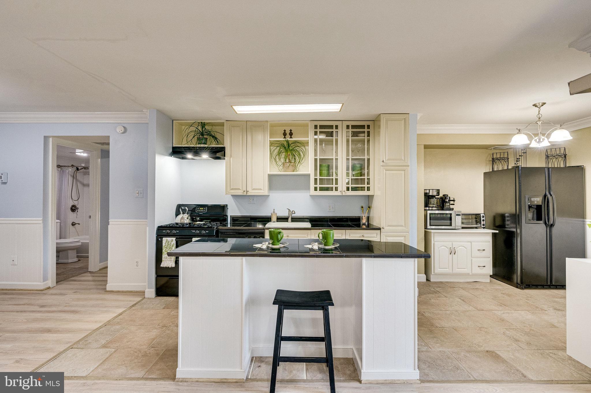 11256 Chestnut Grove Square, Unit 11256142 Reston, VA 20190 - Photo 12 of 31 Gallery Image 12