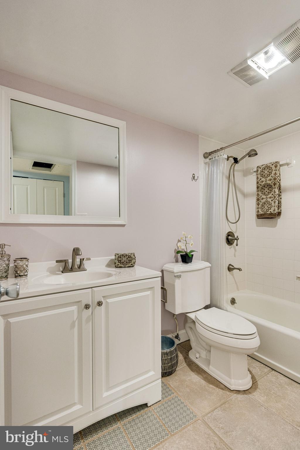 11256 Chestnut Grove Square, Unit 11256142 Reston, VA 20190 - Photo 22 of 31 Gallery Image 22