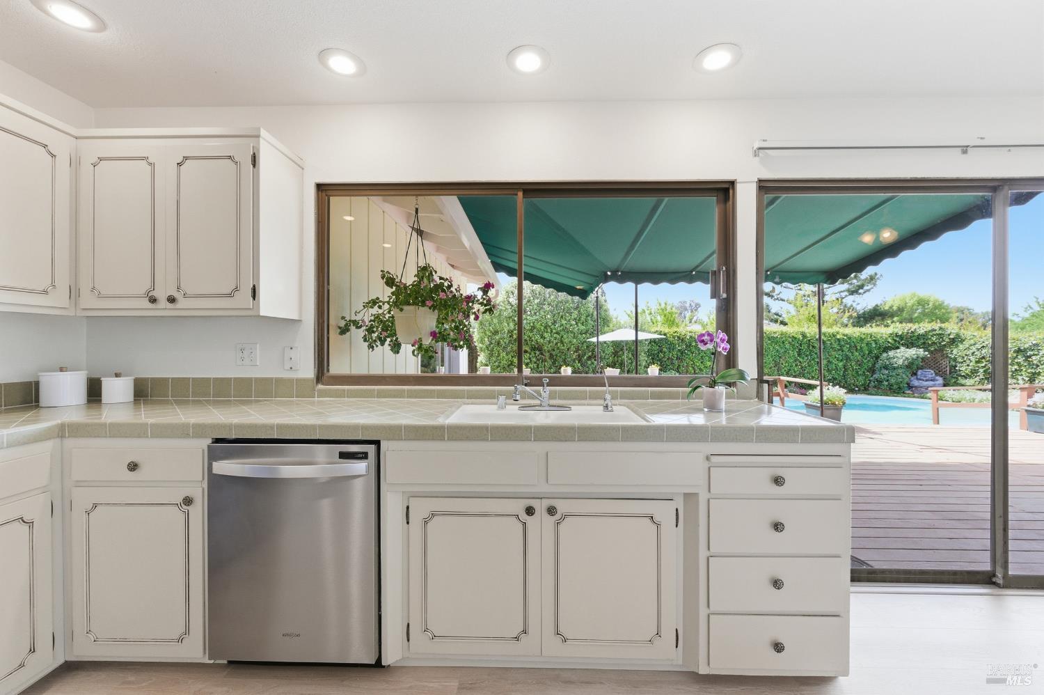 5514 Mulberry Drive Santa Rosa, CA 95409 - Photo 12 of 36