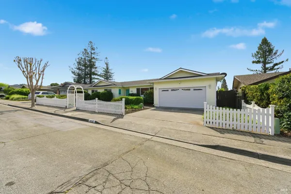 $825,000 | 5514 Mulberry Drive, Santa Rosa, CA 95409