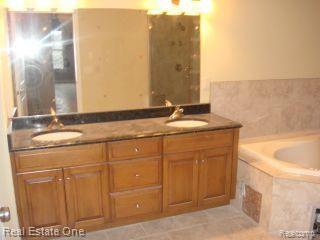 202 Walnut Boulevard, Unit 8 Rochester, MI 48307 - Photo 6 of 11 Unit 8 Mstr Bth Sink