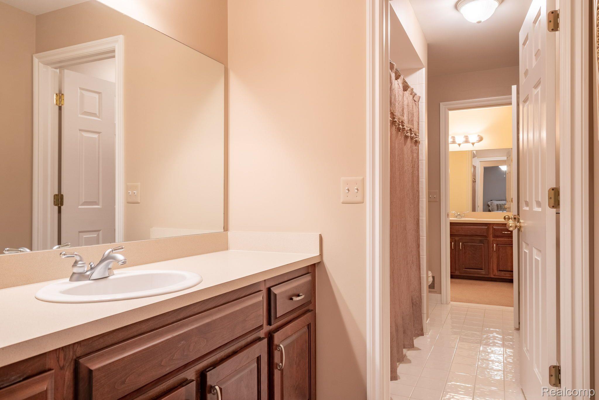 1619 Springview Court Rochester, MI 48307 - Photo 40 of 62 Gallery Image 40