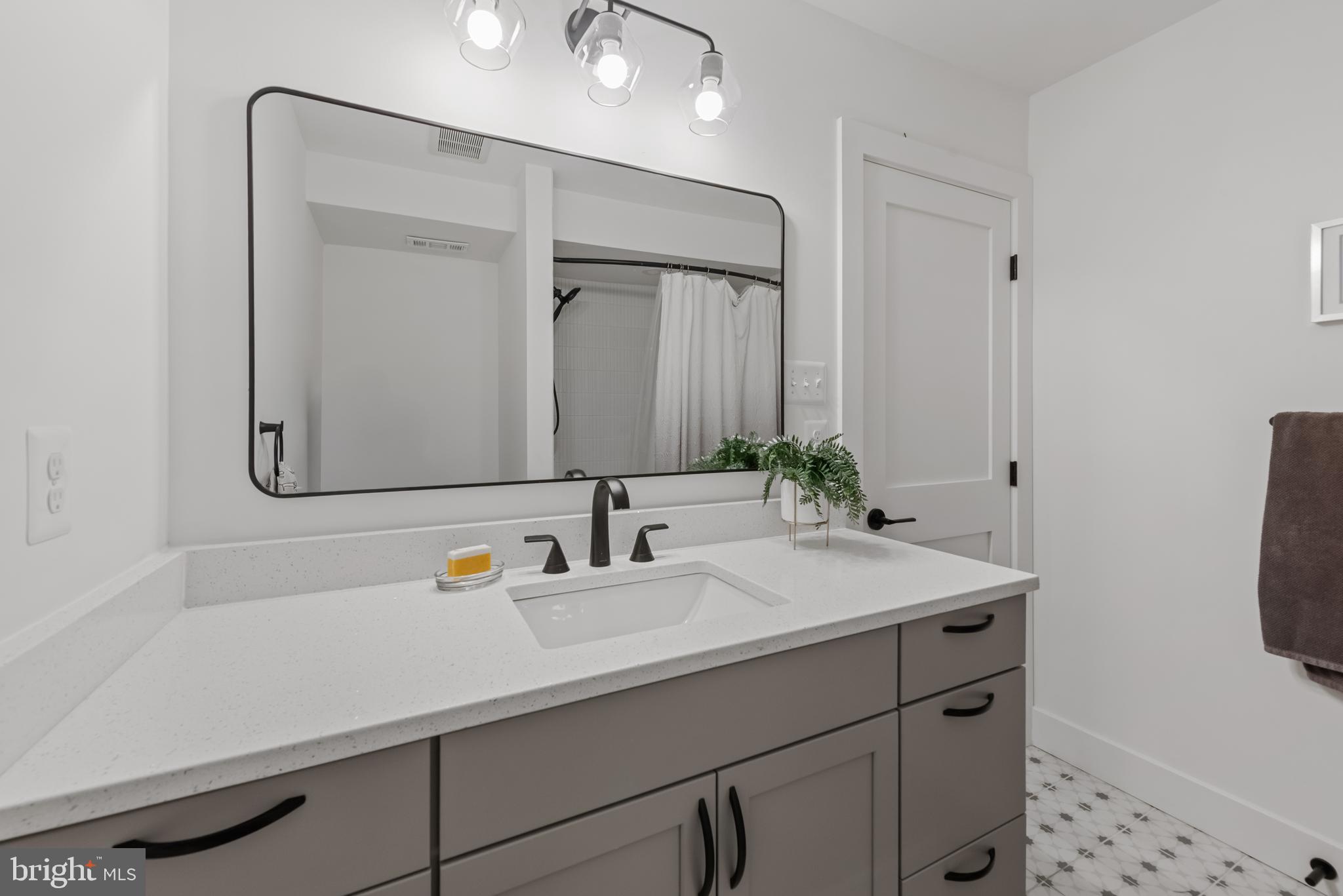 3461 Keswick Road Baltimore, MD 21211 - Photo 8 of 33