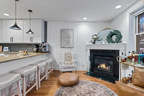 $675,000 | 1348 West George Street, Unit 1, Chicago, IL 60657