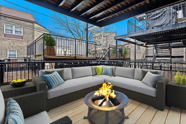 $675,000 | 1348 West George Street, Unit 1, Chicago, IL 60657