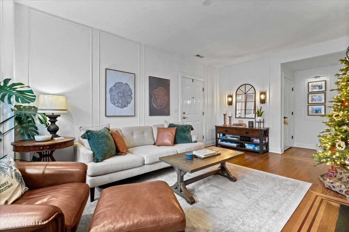 1348 West George Street, Unit 1 Chicago, IL 60657 - Photo 4 of 27