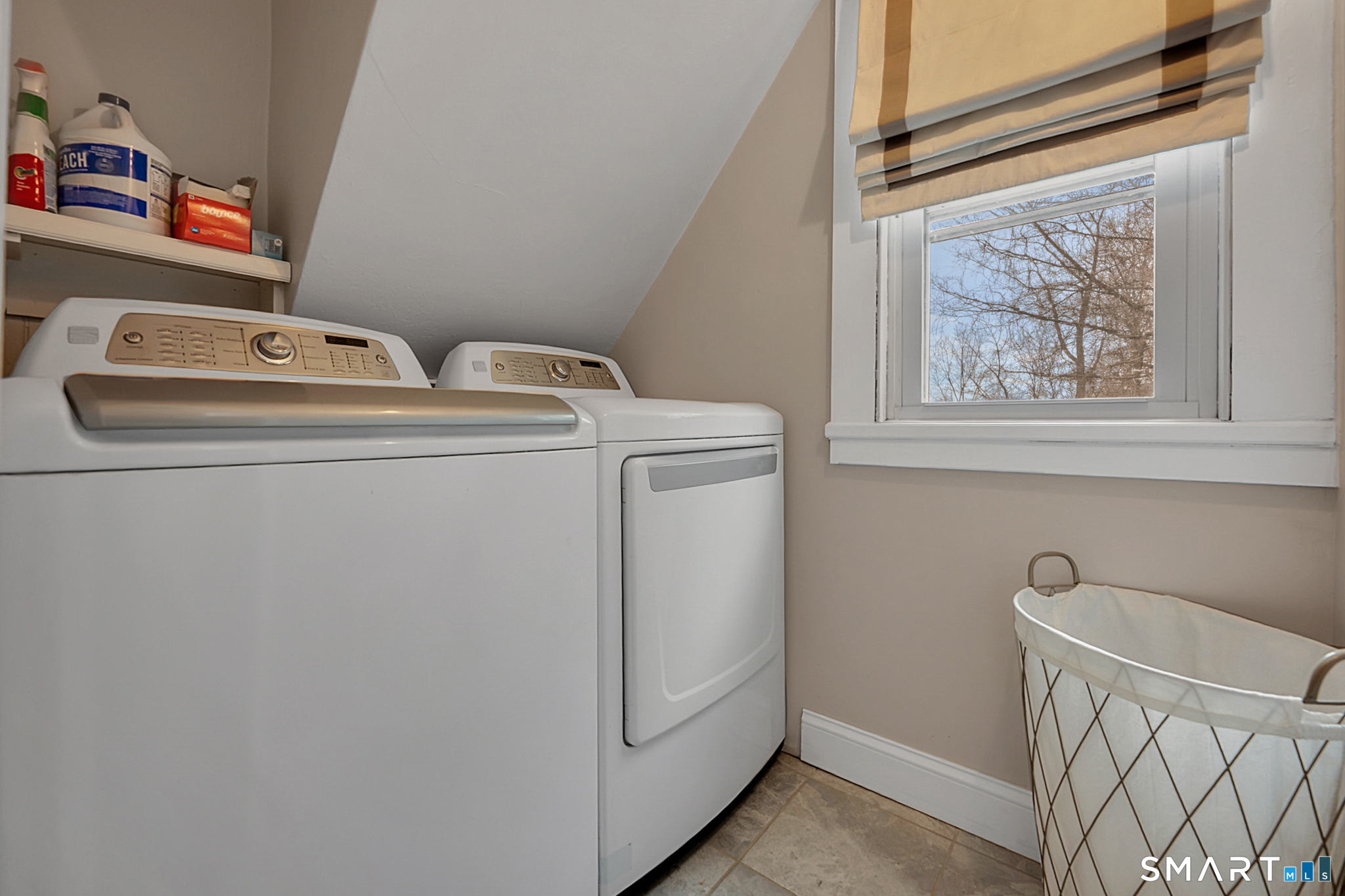 412 Reservoir Avenue Meriden, CT 06451 - Photo 15 of 32 a utility room with dryer and washer