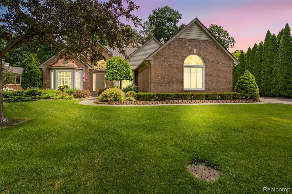 2017 Roundtree Rochester Hills, MI 48307 - Photo 1 of 36