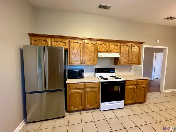 $1,700 | 1428 South Vista Avenue, Gonzales, LA 70737