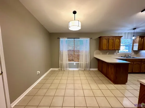$1,700 | 1428 South Vista Avenue, Gonzales, LA 70737