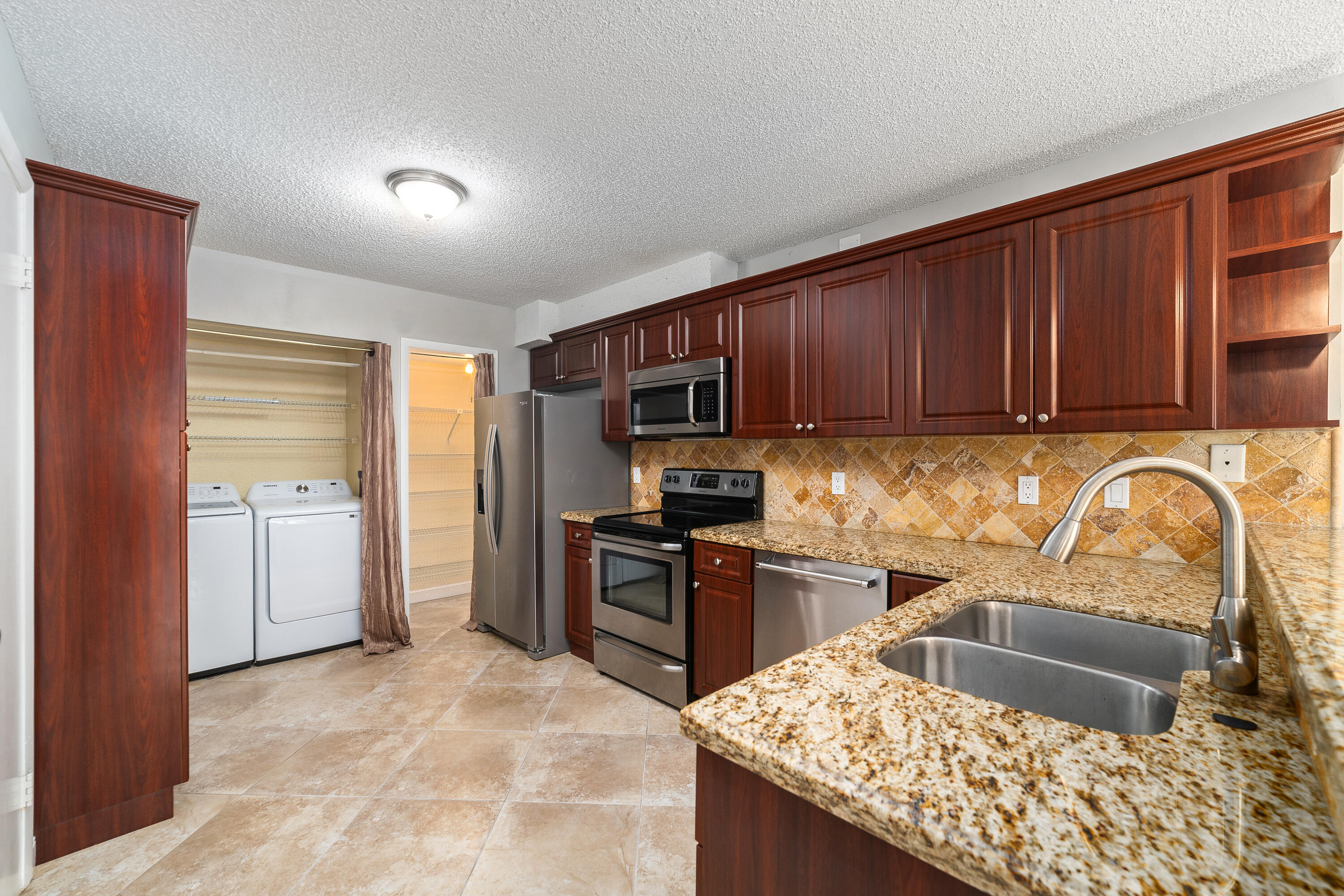 333 Maplecrest Circle Jupiter, FL 33458 - Photo 11 of 44 _DSC0015