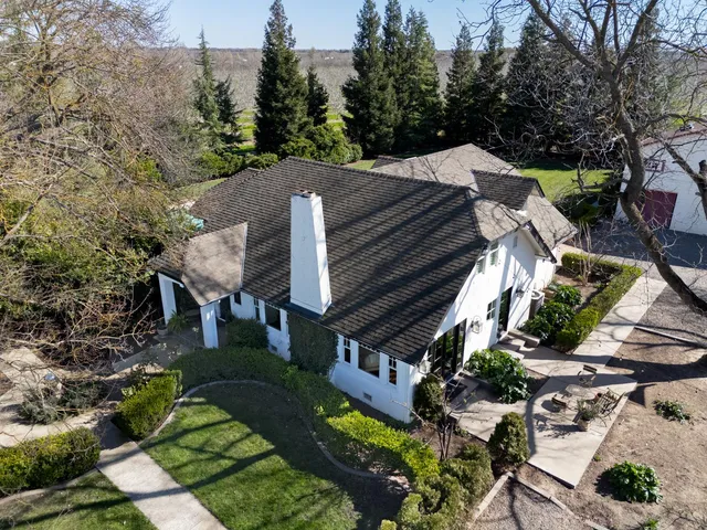 a view of a patio in backyard