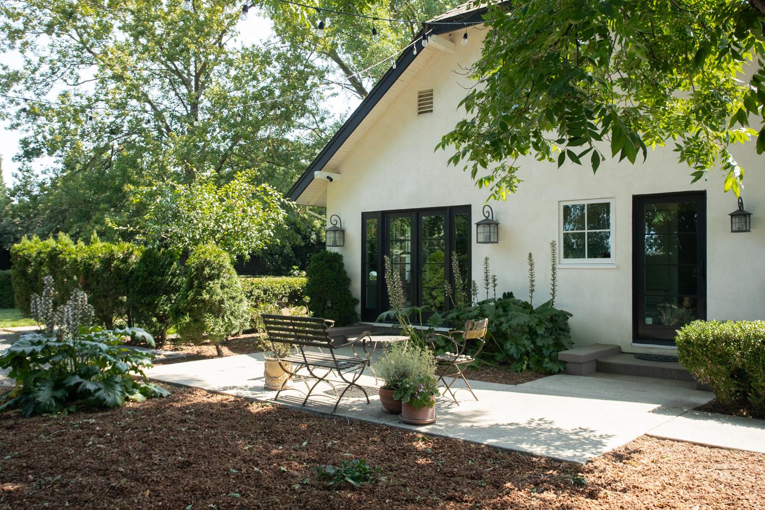332 Wilson Road Yuba City, CA 95991 - Photo 4 of 91 a view of a house with backyard and sitting area