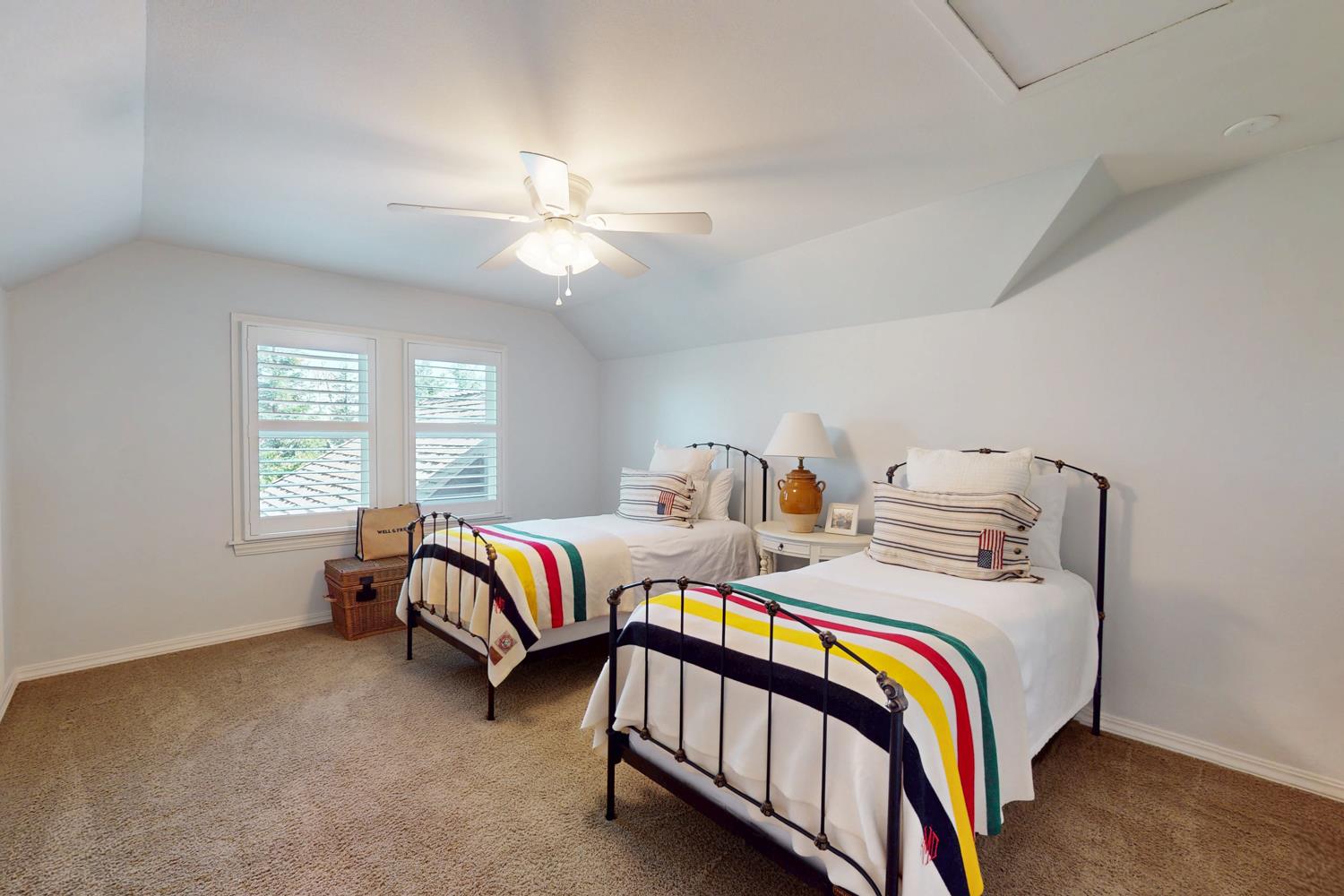 332 Wilson Road Yuba City, CA 95991 - Photo 41 of 91 a bedroom with two beds and window