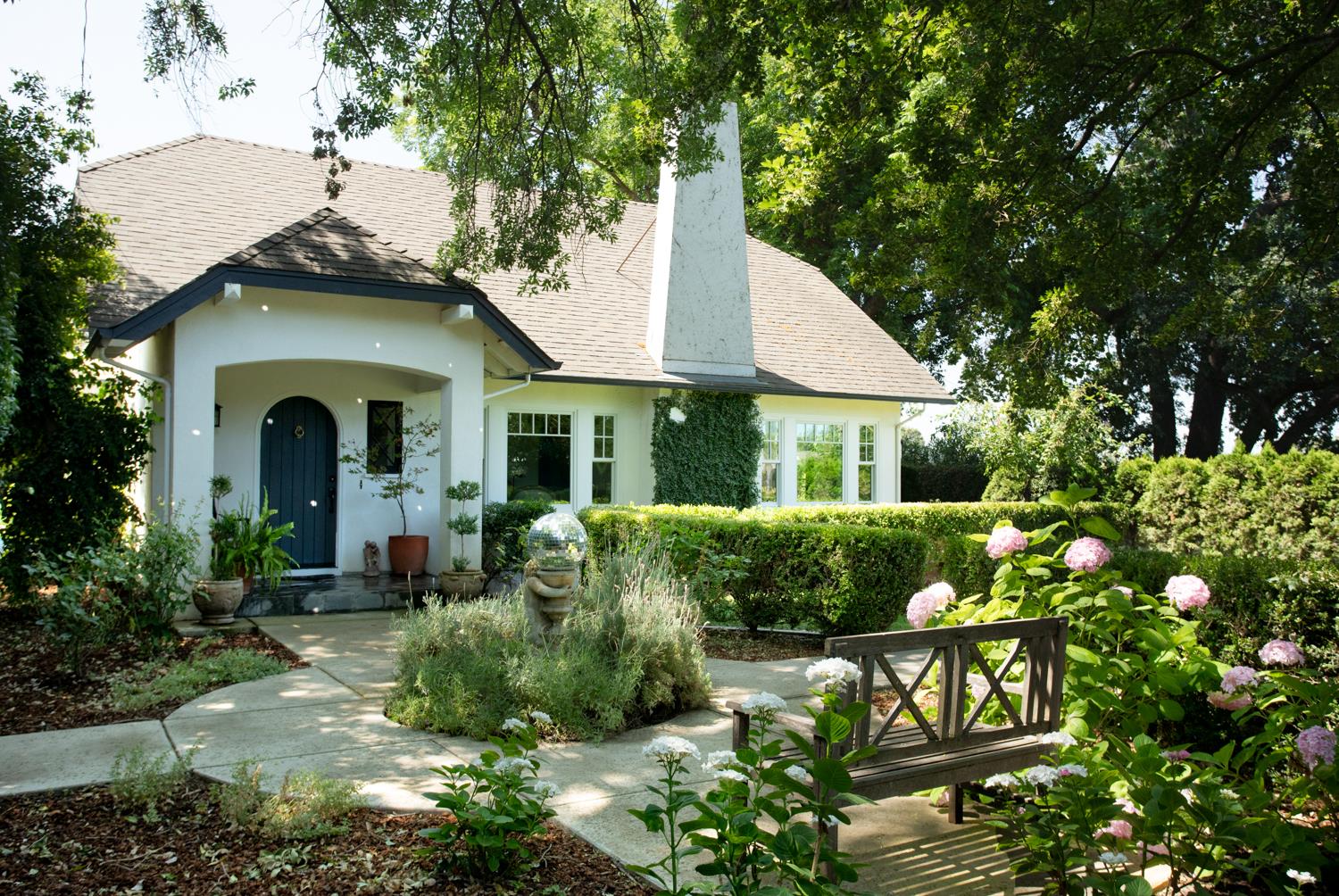 332 Wilson Road Yuba City, CA 95991 - Photo 6 of 91 a front view of a house with a yard