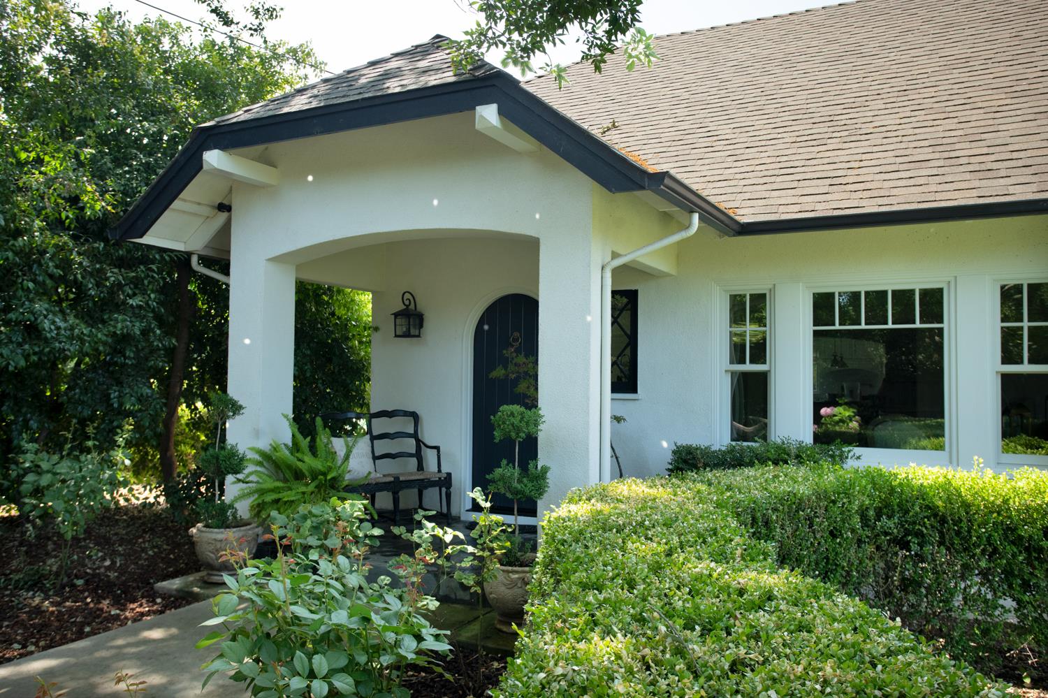332 Wilson Road Yuba City, CA 95991 - Photo 7 of 91 a front view of a house with garden