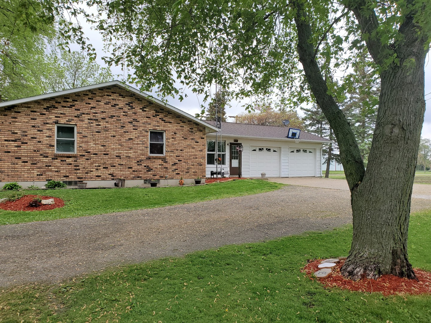 7320 Lyndon Road Prophetstown, IL 61277 - Photo 2 of 23