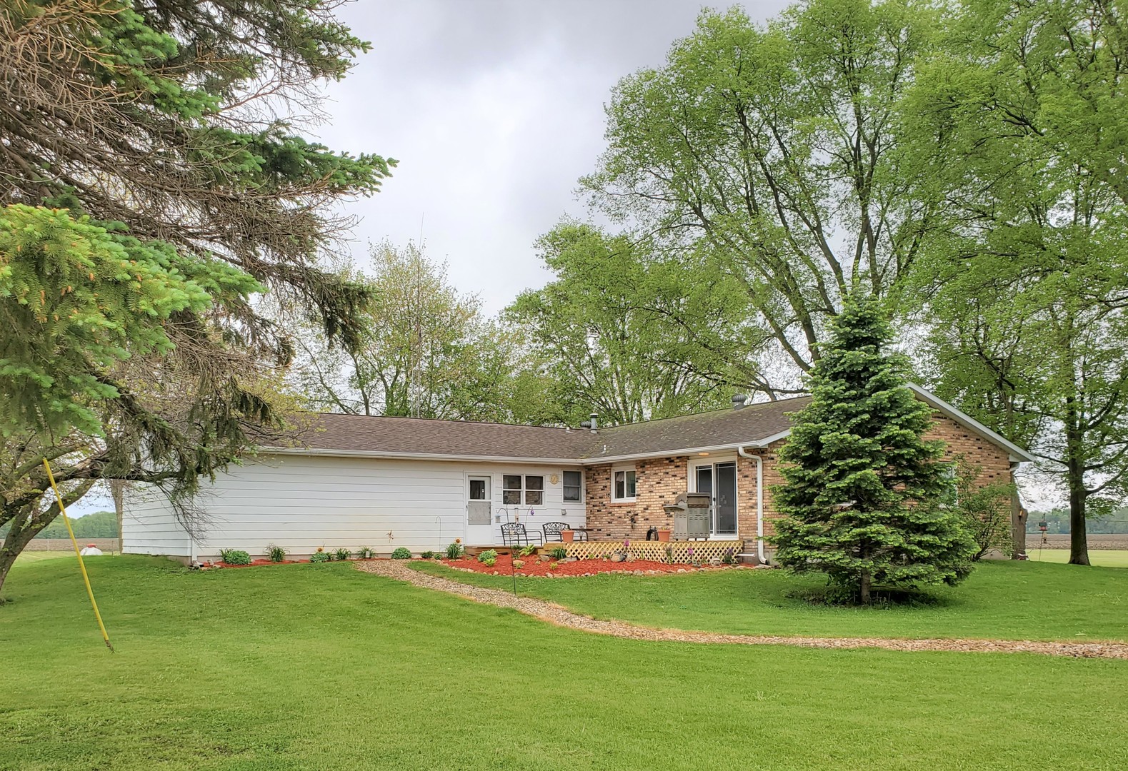 7320 Lyndon Road Prophetstown, IL 61277 - Photo 3 of 23