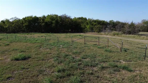 $889,000 | 1135 County Road 1135, Leonard, TX 75452