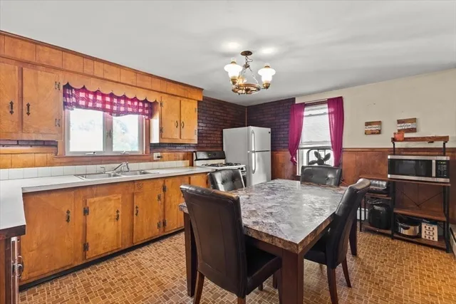 $600,000 | 43 Avon Street, Taunton, MA 02780