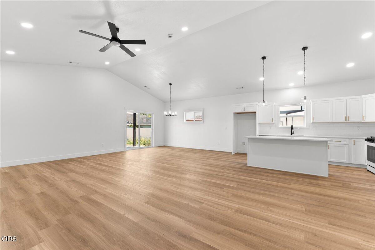 467 Arnos Street Talent, OR 97540 - Photo 14 of 31