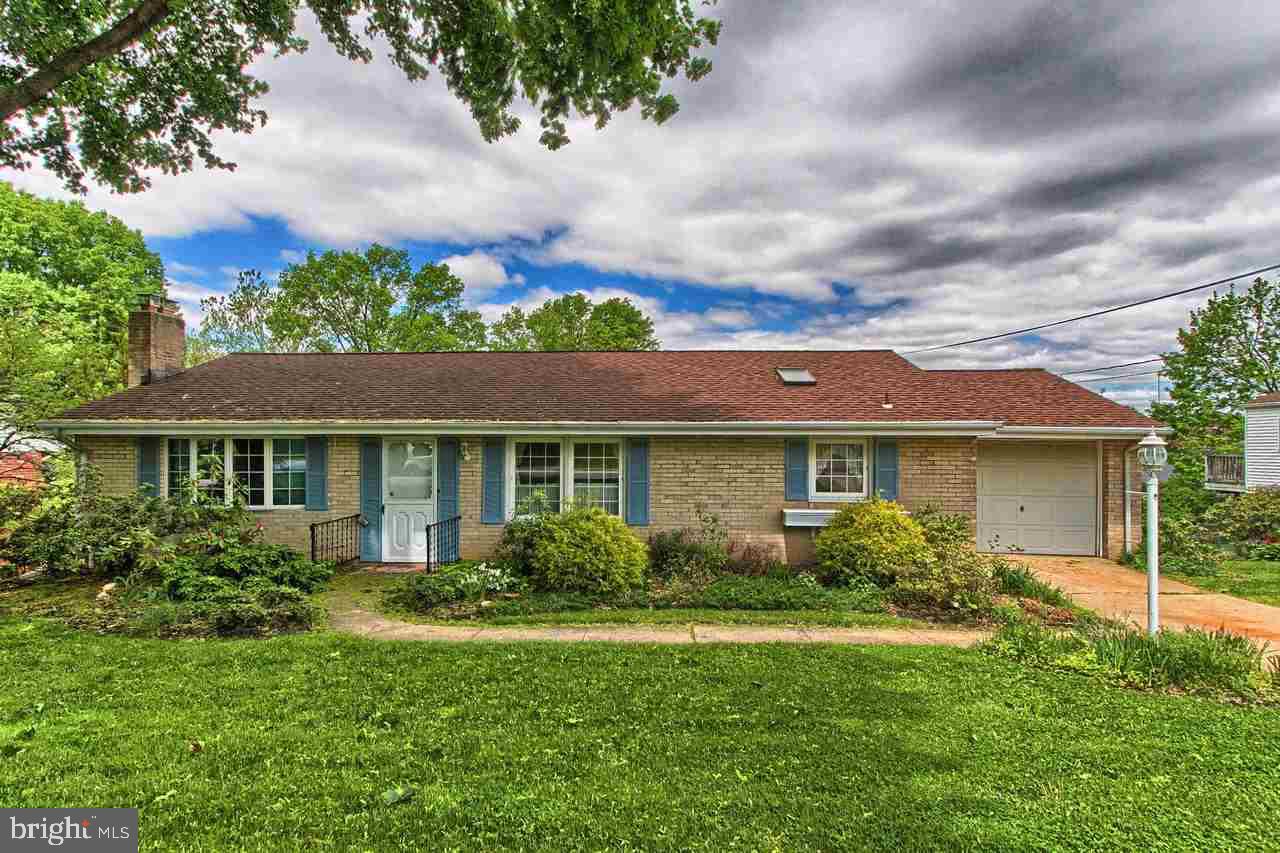 771 Hillcrest Road York, PA 17403 - Photo 1 of 11 Gallery Image 1