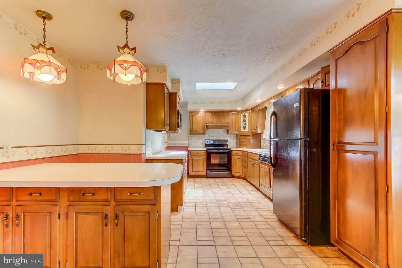 771 Hillcrest Road York, PA 17403 - Photo 2 of 11 Gallery Image 2