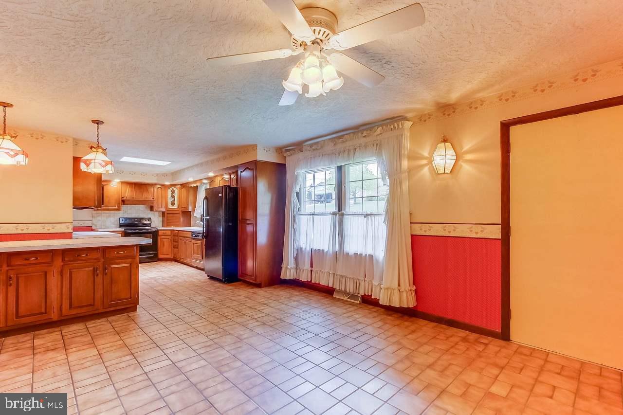 771 Hillcrest Road York, PA 17403 - Photo 7 of 11 Gallery Image 7