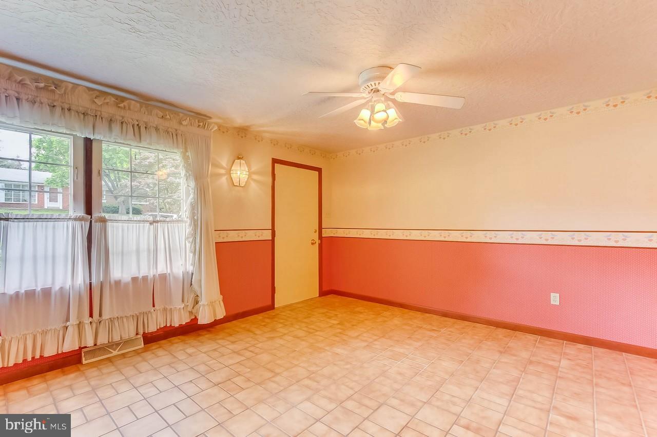 771 Hillcrest Road York, PA 17403 - Photo 8 of 11 Gallery Image 8