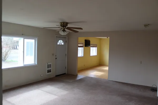 $144,900 | 210 North E Foster Street, Creston, WA 99117