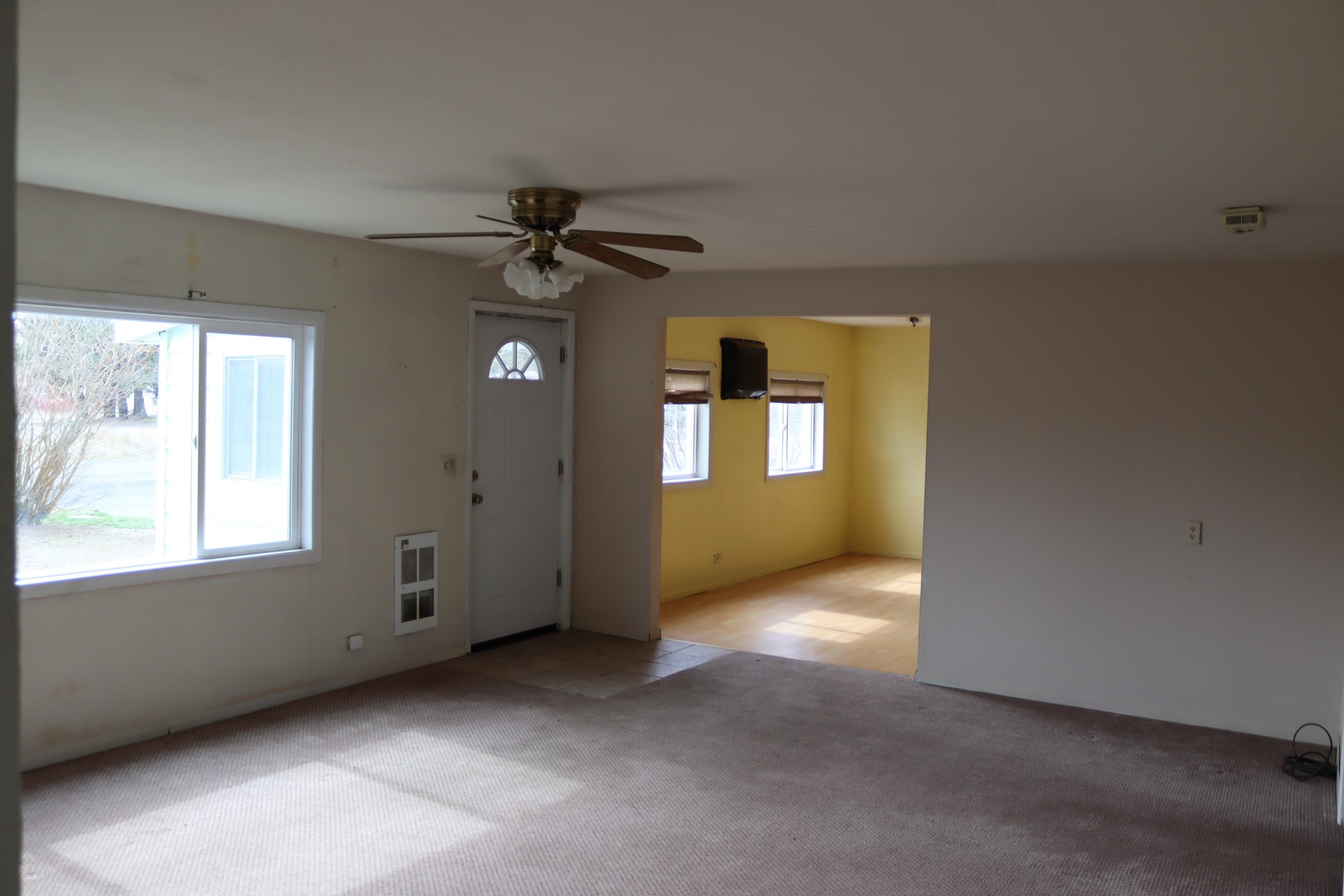 210 North E Foster Street Creston, WA 99117 - Photo 5 of 19