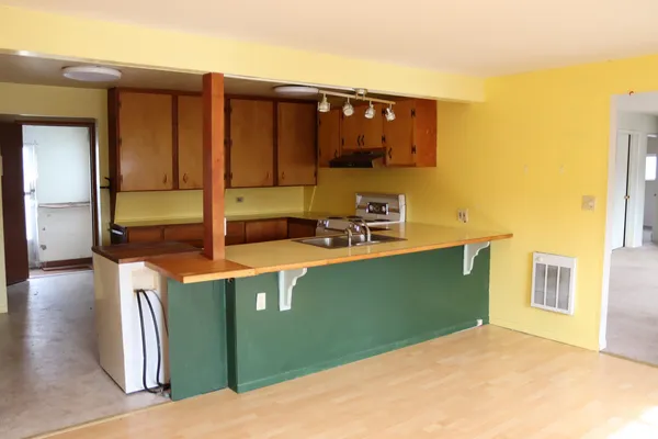 $144,900 | 210 North E Foster Street, Creston, WA 99117