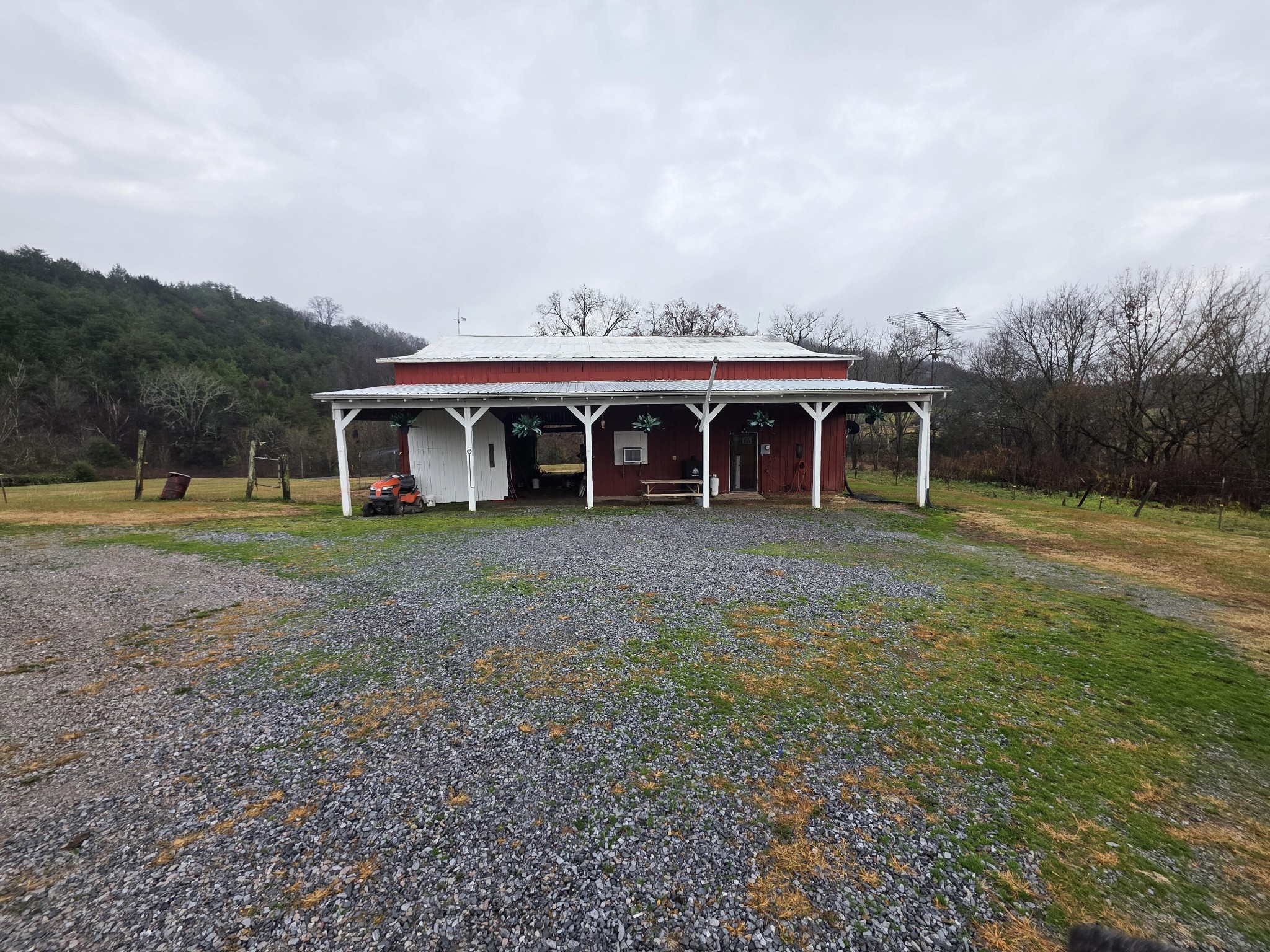 180 Click Road Mosheim, TN 37818 - Photo 7 of 21