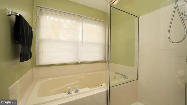 $400,000 | 6518 Joe Klutsch Drive, Temple Hills, MD 20748