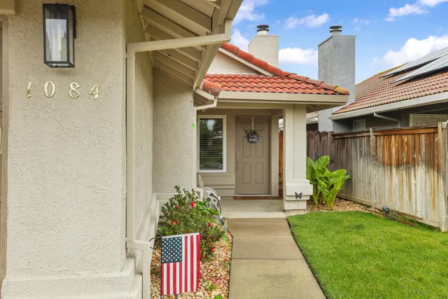 $474,950 | 1084 La Mesa Street, Escalon, CA 95320