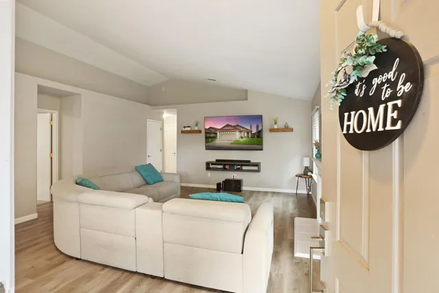 $474,950 | 1084 La Mesa Street, Escalon, CA 95320