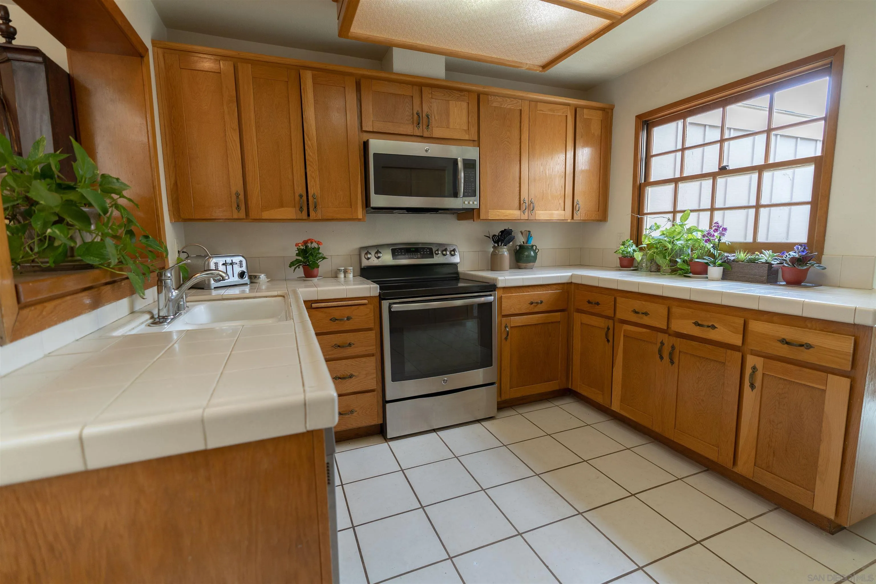 8511 Circle R Course Lane Escondido, CA 92026 - Photo 6 of 26
