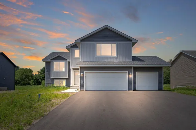 $409,900 | 325 Aspen Drive, Somerset, WI 54025