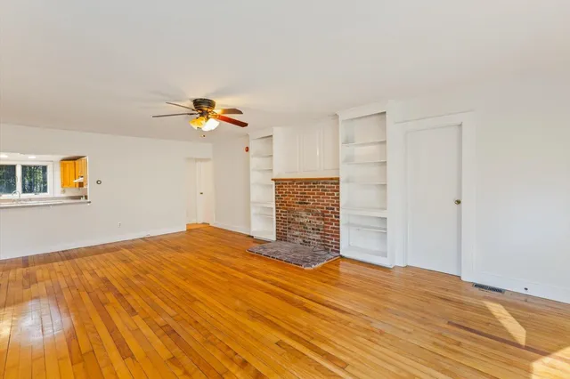 $425,000 | 76 Middle Hancock Road, Peterborough, NH 03458