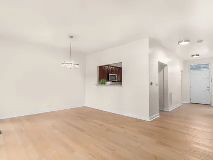 $549,000 | 17 Mashie Court, Woodridge, IL 60517